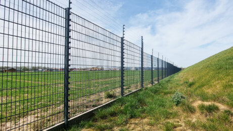 Stabgitterzaun-active-fence